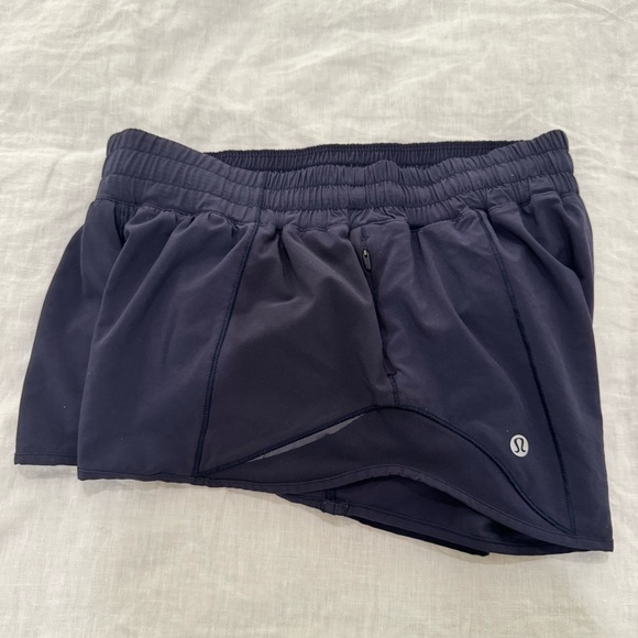 Lululemon Hottie Hot Shorts - Picture 3 of 3